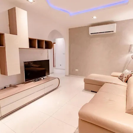 Stylish Corner Maisonette - Sunflower Nyaraló
