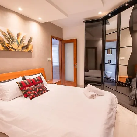 펜션 Stylish Corner Maisonette - Sunflower