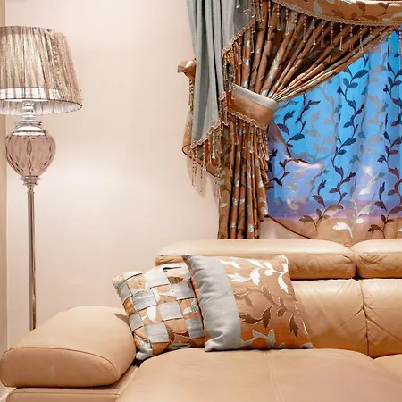 Stylish Corner Maisonette - Sunflower * 비르키르카라