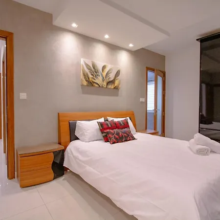 Stylish Corner Maisonette - Sunflower 비르키르카라