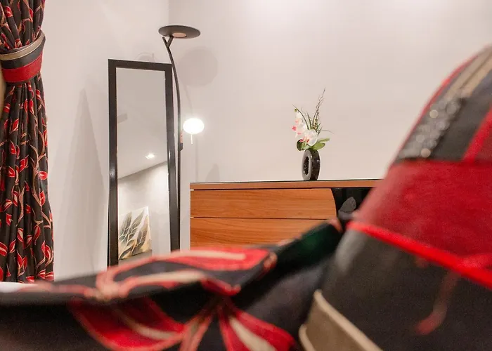 Stylish Corner Maisonette - Sunflower * 비르키르카라