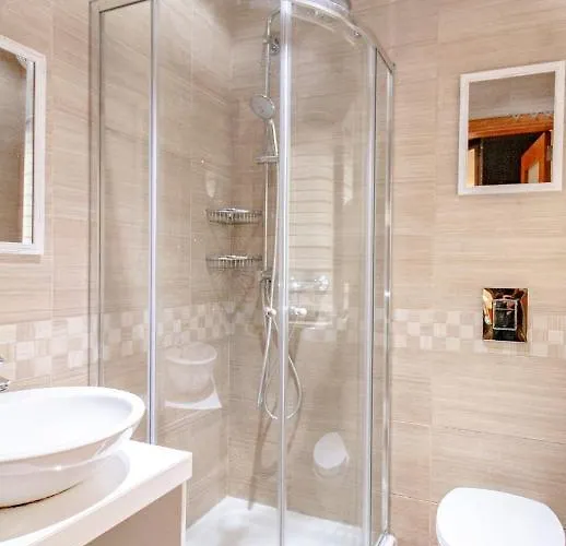 Stylish Corner Maisonette - Sunflower 펜션