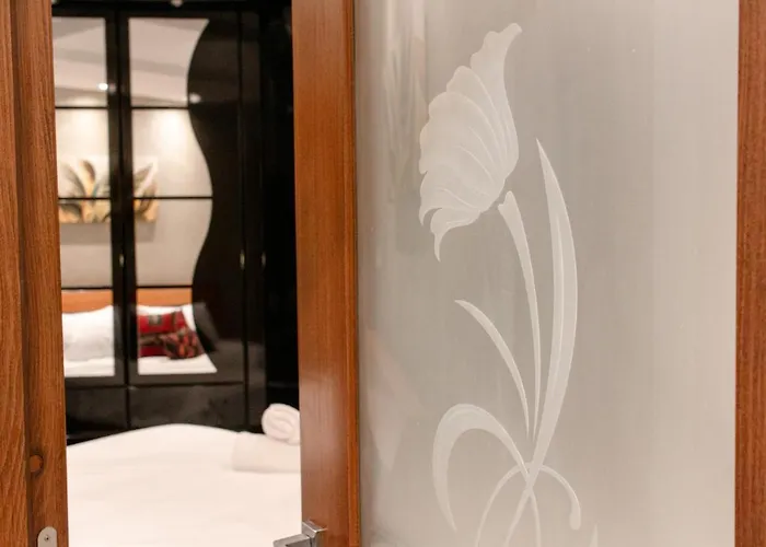 Stylish Corner Maisonette - Sunflower 펜션 비르키르카라