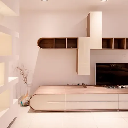 Stylish Corner Maisonette - Sunflower Birkirkara