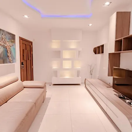 Feriehus Stylish Corner Maisonette - Sunflower Birkirkara