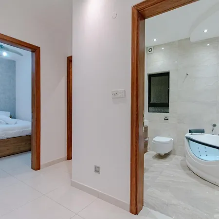 Stylish Corner Maisonette - Sunflower Feriehus *