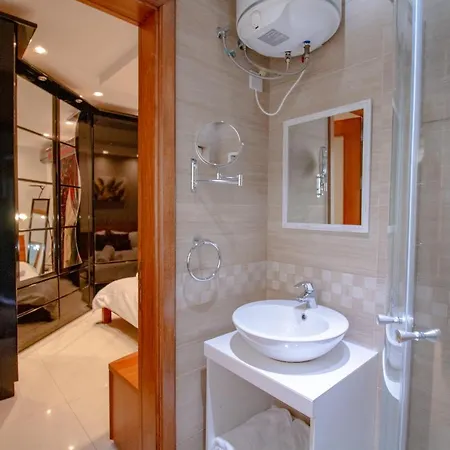 Stylish Corner Maisonette - Sunflower Birkirkara