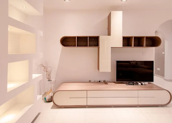 Stylish Corner Maisonette - Sunflower Birkirkara