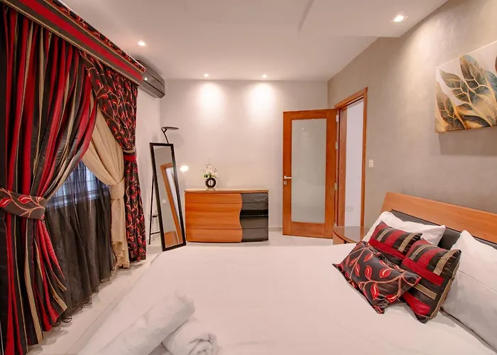 Stylish Corner Maisonette - Sunflower * Birkirkara