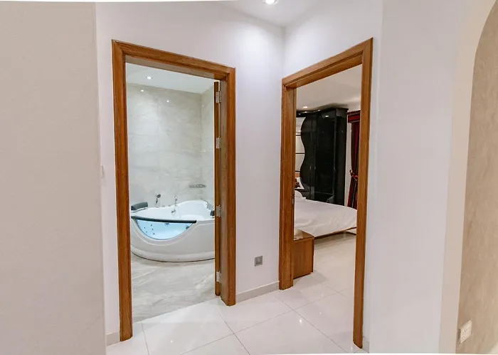 Case de vacanță Stylish Corner Maisonette - Sunflower *