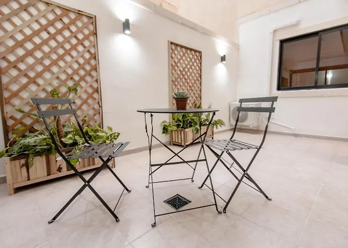 Stylish Corner Maisonette - Sunflower Birkirkara